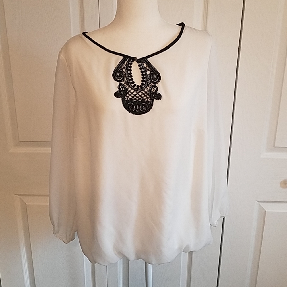 💥PRICE REDUCED💥New York & Company Top